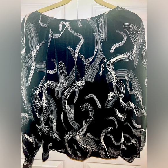 Women's Nine West Blouson V-Neck Blouse work business black & white EUC - Picture 5 of 5